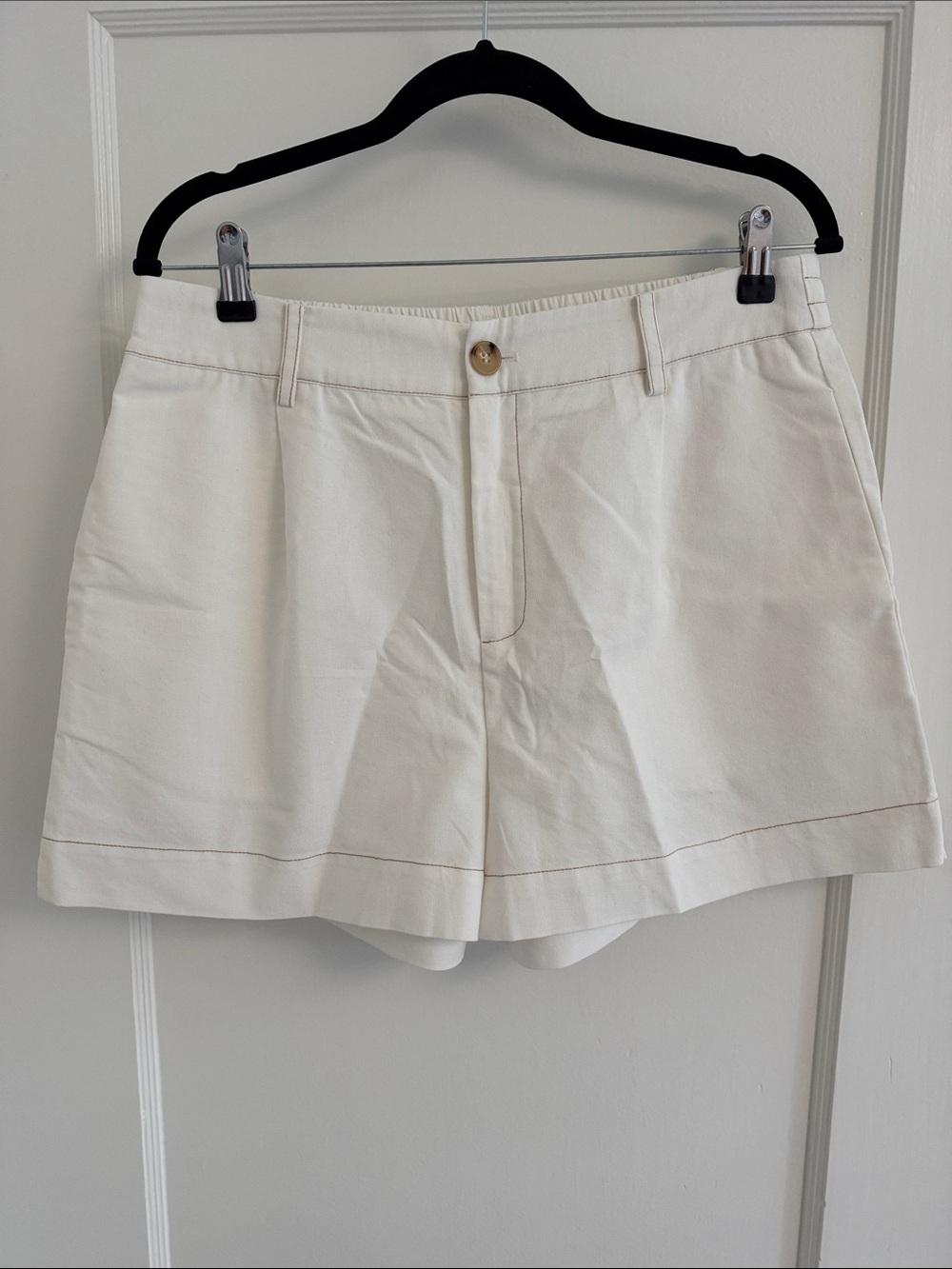 Commense Contrast Stitch Tailored Shorts